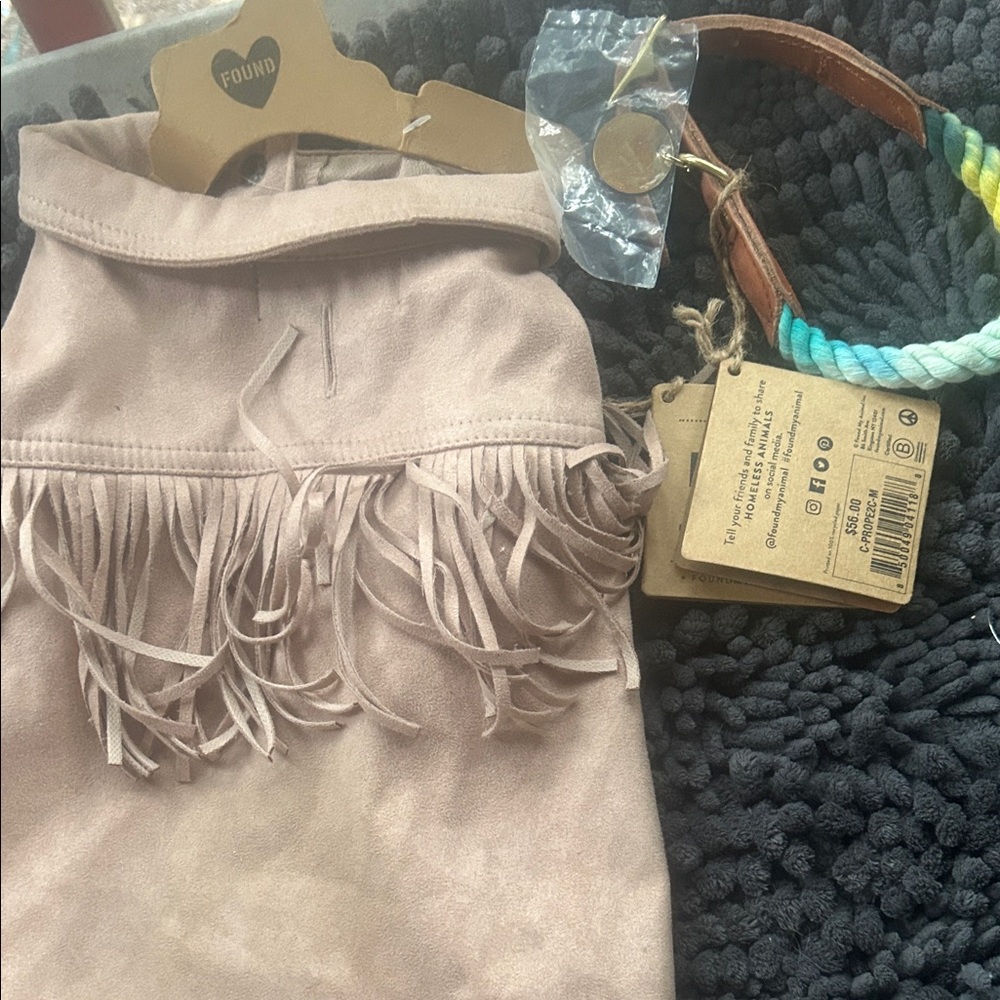 Fringed faux suede doggie jacket and gorgeous collar set. Found my animal. Nwts